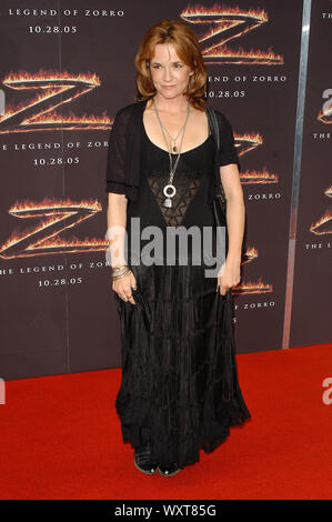 Lea Thompson bei der Premiere von Columbia Pictures'' Die Legende des Zorro" im Orpheum Theater in der Innenstadt von Los Angeles, CA. Die Veranstaltung fand am Sonntag, den 16. Oktober 2005 statt. Foto von: SBM/PictureLux-Datei Referenz Nr. 33864-3976 SBMPLX Stockfoto