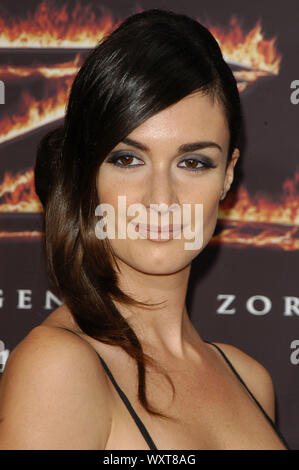 Paz Vega bei der Premiere von Columbia Pictures'' Die Legende des Zorro" im Orpheum Theater in der Innenstadt von Los Angeles, CA. Die Veranstaltung fand am Sonntag, den 16. Oktober 2005 statt. Foto von: SBM/PictureLux-Datei Referenz Nr. 33864-4017 SBMPLX Stockfoto
