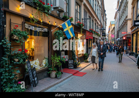 Stockholm, Schweden. September 2019. Ein Blick auf die Merkmale Geschäfte auf den Straßen der Altstadt in Gamla Stan Insel Stockfoto