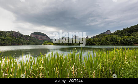 Überblick über die berühmten Mount Danxia, Guangdong, China Stockfoto