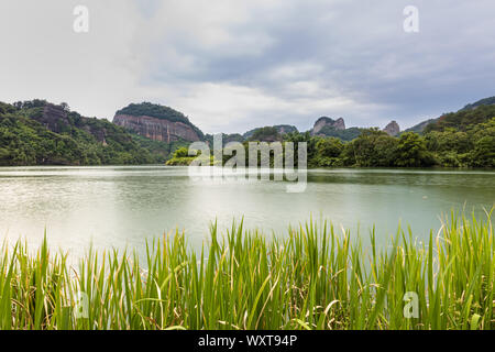 Überblick über die berühmten Mount Danxia, Guangdong, China Stockfoto