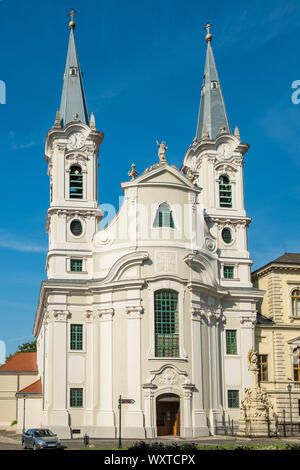 ESZTERGOM, Ungarn - 20. AUGUST 2019: Watertown Kirche Stockfoto