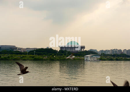 Nationalversammlung am Abend in Seoul, Südkorea Stockfoto