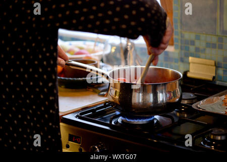 Home Kochen - Sommer Pudding, klassische englische Wüste Stockfoto