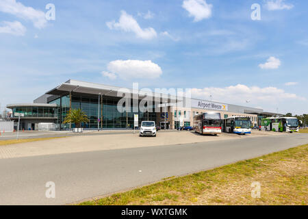 Weeze, Deutschland - 23. Juni 2019: Terminal der Flughafen Niederrhein in Weeze (NRN) in Deutschland. Stockfoto