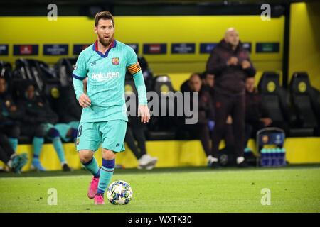 Dortmund, Deutschland. 17 Sep, 2019. Dortmund, 17. September 2019: CL - 19/20 - Borussia Dortmund gegen Dortmund. Lionel Messi FC Barcelona (Barcelona). Einzelnes Bild. Ausschneiden. mit Kugel | Verwendung der weltweiten Kredit: dpa/Alamy leben Nachrichten Stockfoto