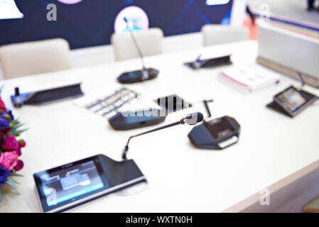 Moderne Kommunikation Ausstattung für Konferenzen und Geschäftstreffen Stockfoto