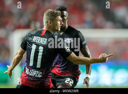 Lissabon, Portugal. 17 Sep, 2019. Fussball: Champions League, Benfica Lissabon - RB Leipzig, Gruppenphase, Gruppe G, 1.Spieltag im Estadio da Luz. Spieler Timo Werner (l) und Nordi Mukiele aus Leipzig nach Werner hat sich zum Ziel gesetzt, 2-0. Kredite: Jan Woitas/dpa-Zentralbild/dpa/Alamy leben Nachrichten Stockfoto