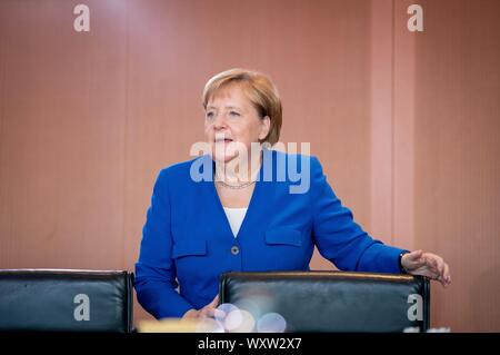 Berlin, Deutschland. 18 Sep, 2019. Bundeskanzlerin Angela Merkel (CDU) nimmt an der Sitzung des Bundeskabinetts im Bundeskanzleramt. Credit: Kay Nietfeld/dpa/Alamy leben Nachrichten Stockfoto