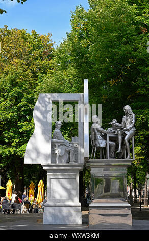 Den Haag, Niederlande - 2019.09.09: Denkmal des ehemaligen niederländischen Ministerpräsidenten johan Rudolf thorbecke (1798-1872) von Thomas puckey zu Lange Voorhout Stockfoto