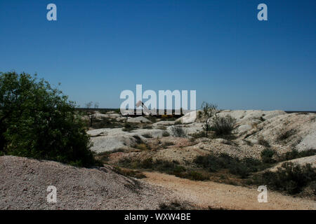 New South Wales Outback Reise zum Weißen Klippen, Opal Bergbaustadt, Australien Stockfoto