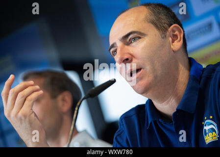 Berlin, Deutschland. 18 Sep, 2019. Basketball: Bundesliga, Saisonauftakt pk Alba Berlin, himar Ojeda, sportlicher Direktor Alba Berlin, auf der Pressekonferenz der Credit: Tom Weller/dpa/Alamy leben Nachrichten Stockfoto