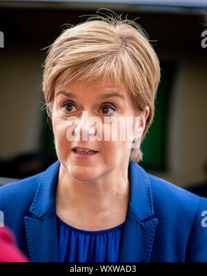 Berlin, Deutschland. 18 Sep, 2019. Nicola Sturgeon, Erster Minister Schottlands, kommt in der Grünen Parteizentrale. Credit: Kay Nietfeld/dpa/Alamy leben Nachrichten Stockfoto