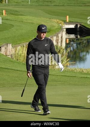 Virginia Water, Großbritannien. 18 Sep, 2019. Wentworth Golf Club, Surrey, UK Paul Casey 2009 Meister während der Morgens an der europäischen Tour BMW: PGA Championship Golf Turnier Credit: Motofoto/Alamy leben Nachrichten Stockfoto