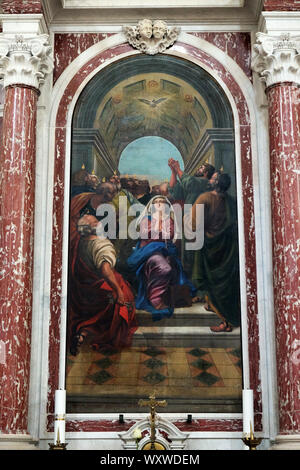 Herabkunft des Heiligen Geistes, Katholische Kirche Saint Eustache in Dobrota, Montenegro Stockfoto