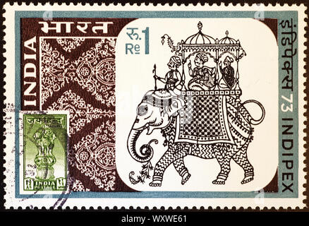 Zeichnung der Elefant Durchführung Maharaja auf indischen Briefmarke Stockfoto