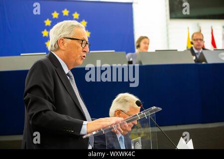 18. September 2019, France (Frankreich), Straßburg: Der Präsident der Europäischen Kommission, Jean-Claude Juncker, wird an der Plenarsitzung des Europäischen Parlaments. Während der Sitzung der EU-Parlament, die Abgeordneten debattieren die Brexit. Der Präsident der EU-Kommission, Jean-Claude Juncker will über sein Treffen mit dem britischen Premierminister Boris Johnson zu informieren. Eine Auflösung ist auch, die zur Abstimmung gestellt werden. Foto: Philipp von Ditfurth/dpa Stockfoto