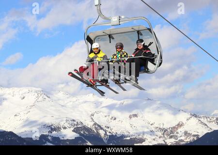 HINTERTUX, Österreich - 10. MÄRZ 2019: Skigebiet Hintertuxer Gletscher in Tirol, Österreich. Das Resort ist im Zillertal der Zentralen Easte entfernt Stockfoto