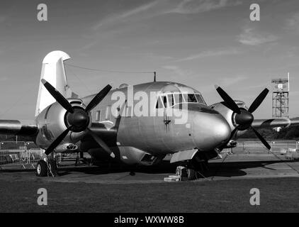 Vickers Varsity WJ945an einem Tag/nightshoot in Cornwall Aviation Heritage Centre Stockfoto