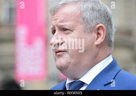 Glasgow, UK. 18. September 2019. Im Bild: Ian Blackford. Ian Blackford MP, Westminster der SNP-Chef, verbindet junge Aktivisten in Glasgow heute fünf Jahre seit der Unabhängigkeit Volksabstimmung zu markieren. Ministerpräsident und Parteichef Nicola Sturgeon hat die Pläne zum Jubiläum gefeiert, und sagte, dass Schottlands haben junge Menschen müssen ihre über die Zukunft des Landes. Credit: Colin Fisher/Alamy leben Nachrichten Stockfoto