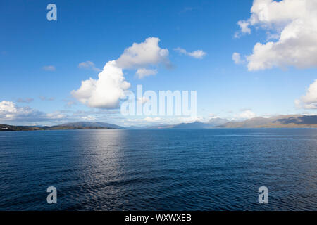 Großbritannien, Schottland, Western Highlands, Sound of Sleat, Isle of Skye aus in der Nähe von Mallaig Hafen Stockfoto