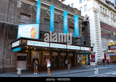 "Jagged Little Pill" Festzelt am Broadhurst Theater, NEW YORK CITY, USA Stockfoto