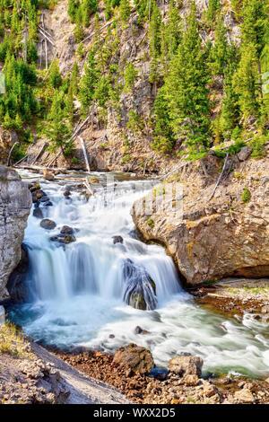 Firehole fällt auf firehole River im Yellowstone National Park, Wyoming, USA. Stockfoto