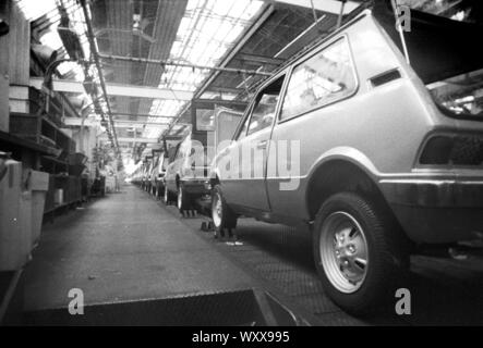 Mailand (Italien), 1975, Montagelinien stoppte in der innocenti Leyland Auto werkseitig bei Lambrate, durch Arbeitnehmer für Protest gegen Entlassungen besetzten Stockfoto