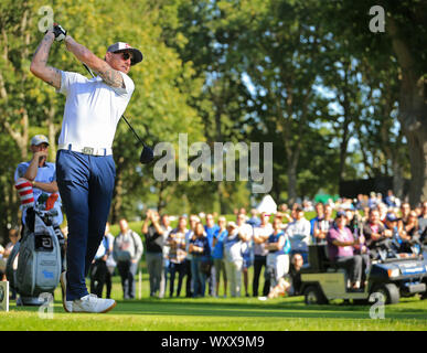 Virginia Water, Großbritannien. 18 Sep, 2019. Ben schürt konkurrieren in der ProAm der BMW PGA Championship, Golfturnier der European Tour bei Wentworth Golf Club, Virginia Water, Surrey, England. Credit: ESPA/Alamy leben Nachrichten Stockfoto