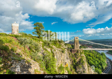 Clifton Observatorium in Clifton, in der Nähe der Clifton Suspension Bridge, überspannt den Fluss Avon, Bristol, England. Stockfoto