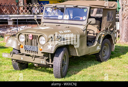 1940 s Retro US Military Off Road Fahrzeug Jeep auf der jährlichen 40er Wochenende Stockfoto