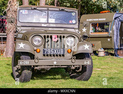 Das vordere Ende der 1940er Jahre Retro US Military off road Jeep auf der jährlichen 40er Wochenende im Holt Norfolk Stockfoto