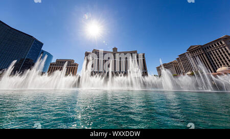 Der Springbrunnen im Bellagio auf eine Show für die Touristen. Stockfoto