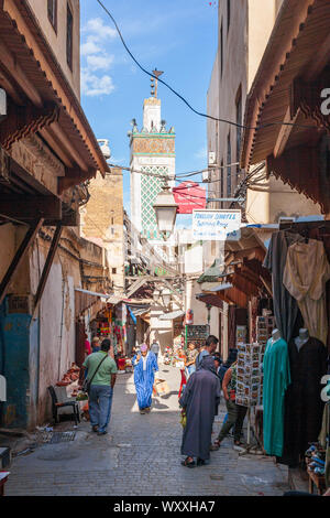 Die engen Gassen in der Medina Fes Marokko Stockfoto