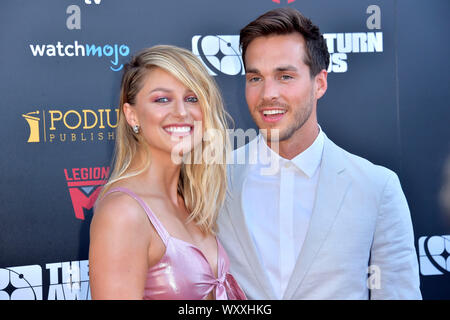 Melissa Benoist und ihr Ehemann Chris Holz die Teilnahme an der 45. jährlichen Saturn Awards auf der Avalon Hollywood am 13. September 2019 in Los Angeles, Kalifornien Stockfoto