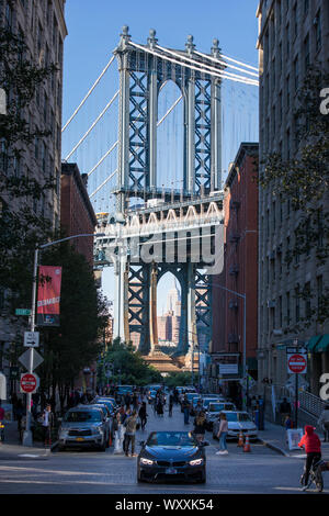 Manhattan Bridge gesehen von DUMBO (Down Under Manhattan Bridge Überführung) Brooklyn, New York City Stockfoto