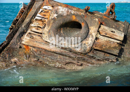 Untergang der HMS Vixen in Bermuda Gewässer mit der Bug noch auf der Oberfläche Stockfoto