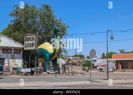 Holbrook, Arizona/USA - August 3, 2919: Rainbow Rock Shop Dinosaurier Stockfoto