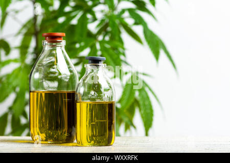 Cannabis und Marihuana öl treibt Nahaufnahme Stockfoto