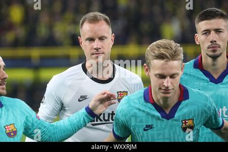 Dortmund, Deutschland. 17 Sep, 2019. firo: 17.09.2019 Fußball, 2019/2020 Champions League BVB Borussia Dortmund - FC Barcelona 0:0 Geste, Torwart Handschuhe, Treber - Andre ter Stegen | Verwendung der weltweiten Kredit: dpa/Alamy leben Nachrichten Stockfoto