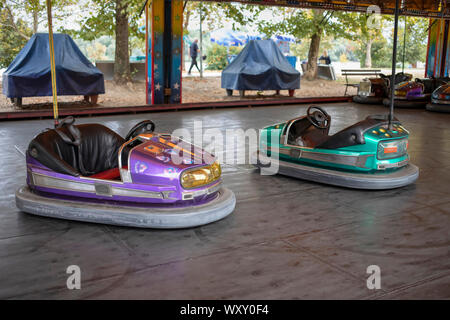 Dodgem Autos in einen Vergnügungspark Stockfoto