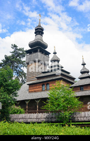 Ushgorod, Ungwar: Holz- Kirche St. Michael, vom Shelestove Dorf, ein klassisches Beispiel der Folklore Lemken Architektur in Karpaten Ruthenia, M Stockfoto