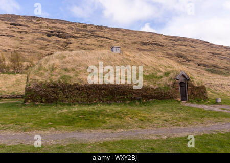 BUOARDALUR, ISLAND - Eiriksstadir, Viking Langhaus, die Erholung von Eric dem Roten 10. Jahrhundert Homestead. Stockfoto