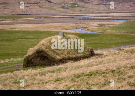 BUOARDALUR, ISLAND - Eiriksstadir, Viking Langhaus, die Erholung von Eric dem Roten 10. Jahrhundert Homestead. Stockfoto