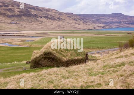 BUOARDALUR, ISLAND - Eiriksstadir, Viking Langhaus, die Erholung von Eric dem Roten 10. Jahrhundert Homestead. Stockfoto