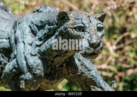 Gepard Skulptur an Attadale Gärten, Strathcarron, Ross-shire, Stockfoto