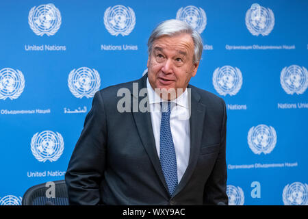 New York, USA, 18. September 2019. Generalsekretär der Vereinten Nationen, Antonio Guterres kommt zu einem Briefing die Eröffnung der 74. Tagung der Generalversammlung der Vereinten Nationen in New York City zu markieren. Credit: Enrique Ufer/Alamy leben Nachrichten Stockfoto