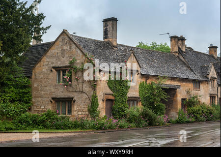 Stanton ist ein Dorf in den Cotswolds Bezirk von Gloucestershire und ist vollständig von Cotswold Stein gebaut, ein Honigfarbener Jura Kalkstein Stockfoto