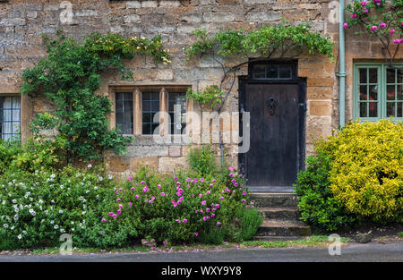 Stanton ist ein Dorf in den Cotswolds Bezirk von Gloucestershire und ist vollständig von Cotswold Stein gebaut, ein Honigfarbener Jura Kalkstein Stockfoto