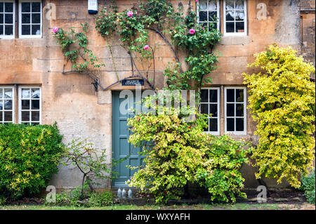 Stanton ist ein Dorf in den Cotswolds Bezirk von Gloucestershire und ist vollständig von Cotswold Stein gebaut, ein Honigfarbener Jura Kalkstein Stockfoto